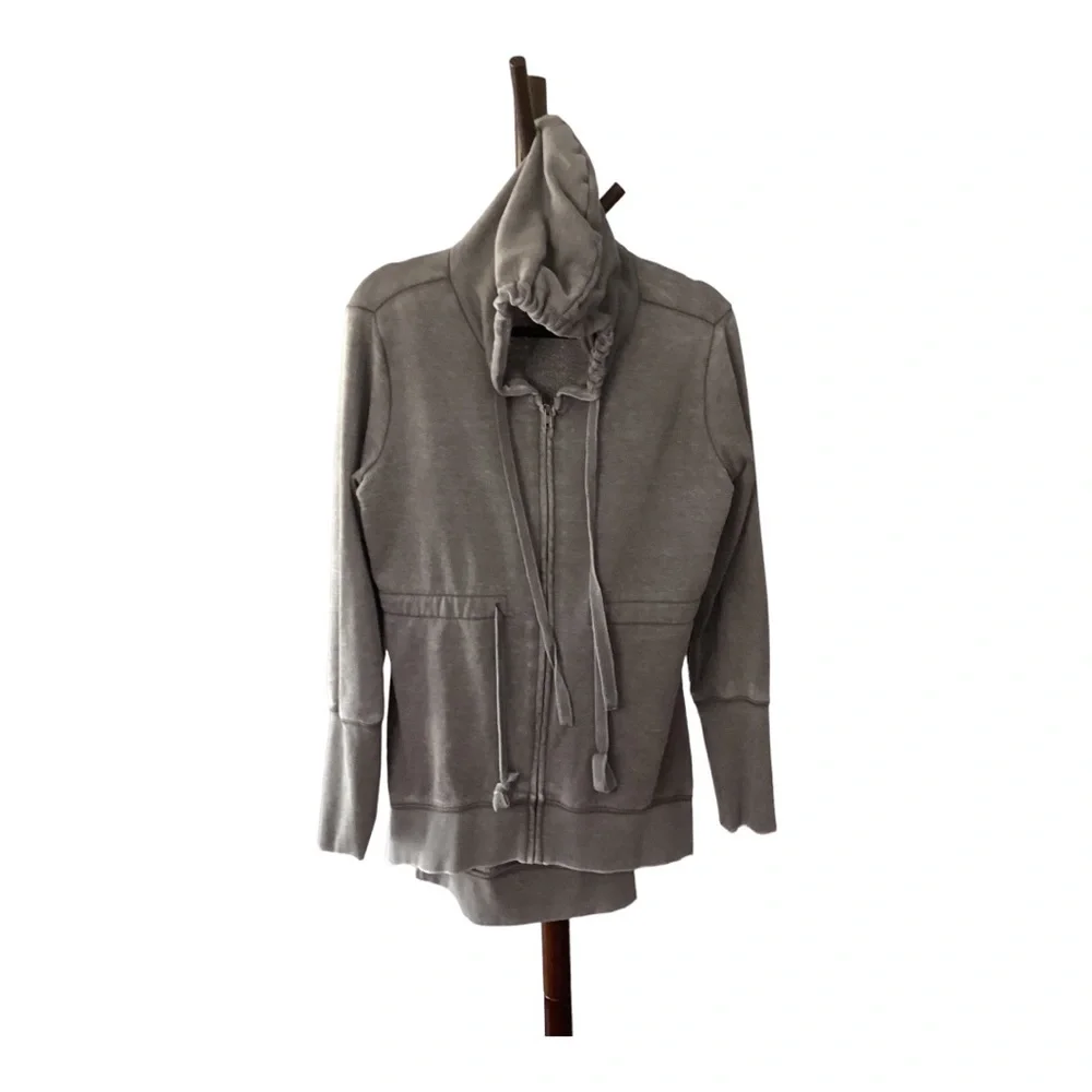 Essentials Women’s distressed gray acid washed sweatshirt hoodie. XL. NWOT - Picture 4 of 5